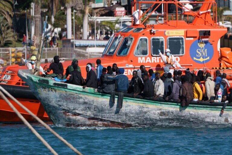 Llegan más de 180 migrantes a Tenerife y Lanzarote en las últimas horas