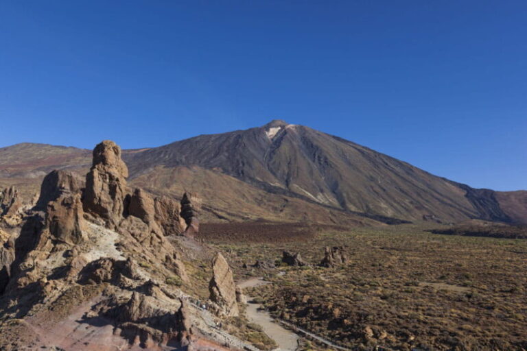Investigan la afección de pisadas humanas y la ausencia de lluvias en Parque Nacional del Teide