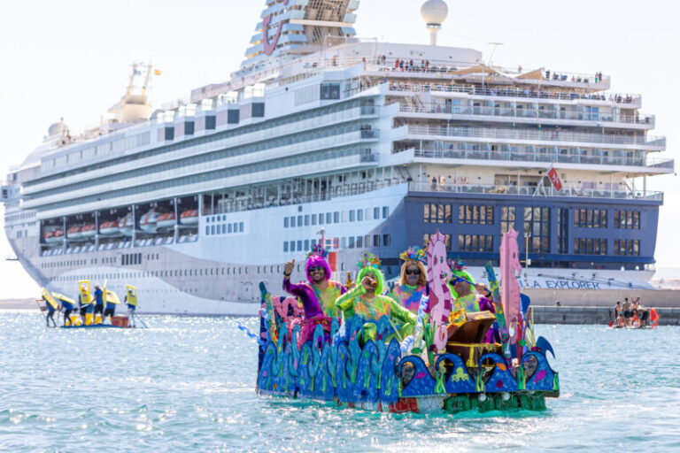 Los Achipencos, la regata más divertida del carnaval