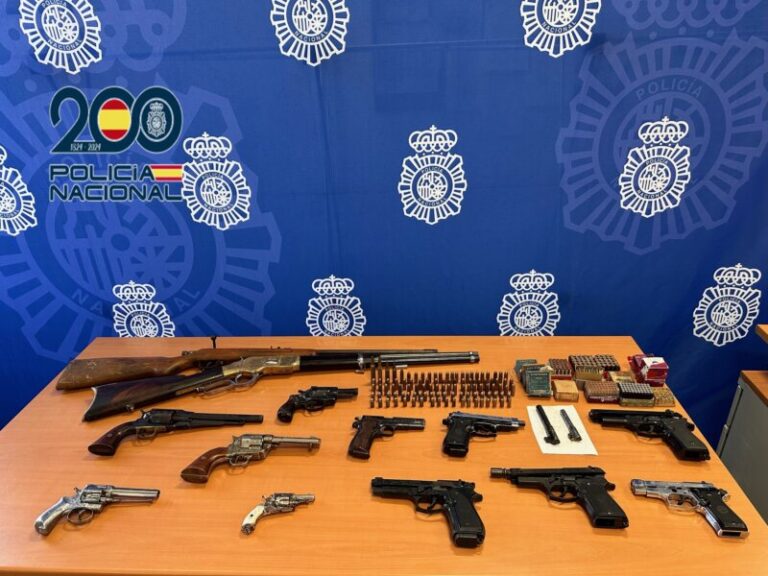 La Policía Nacional detiene a un hombre en Tenerife que poseía 9 armas de fuego