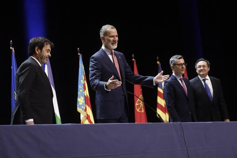 El rey defiende la "independencia" de la Justicia y llama a "respetar" sus resoluciones