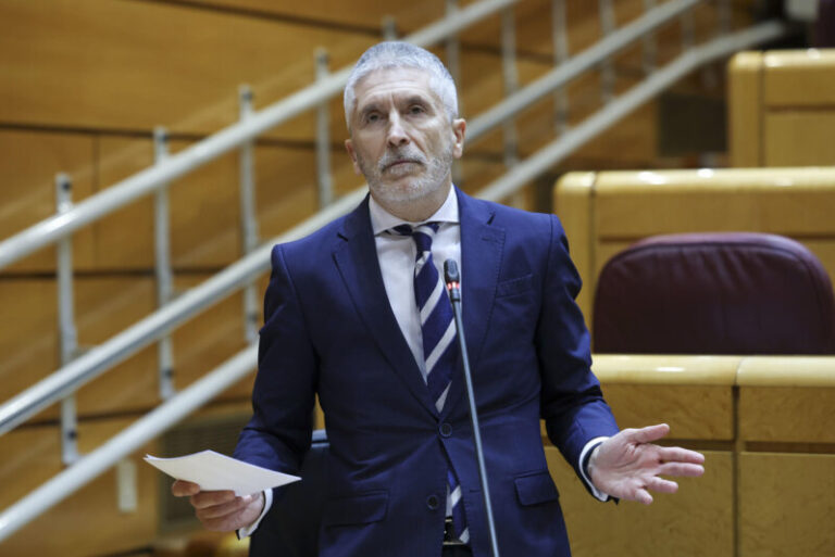 Marlaska afirma que el fenómeno migratorio es un “desafío complejo”