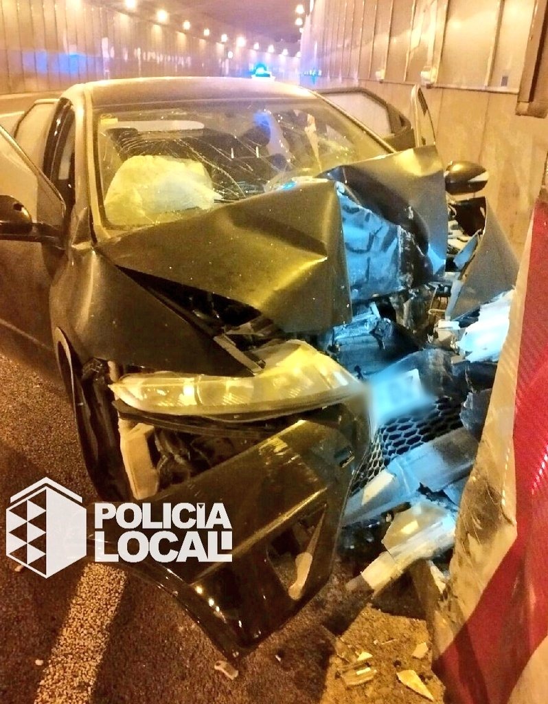 Imagen del vehículo accidentado. Policía Local de Santa Cruz de Tenerife