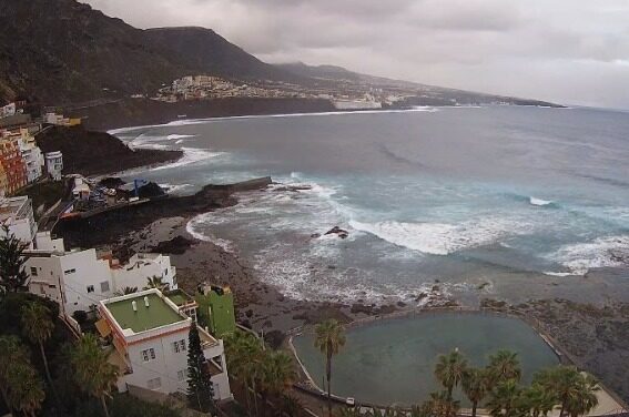Alerta por fenómenos costeros y vientos en Canarias