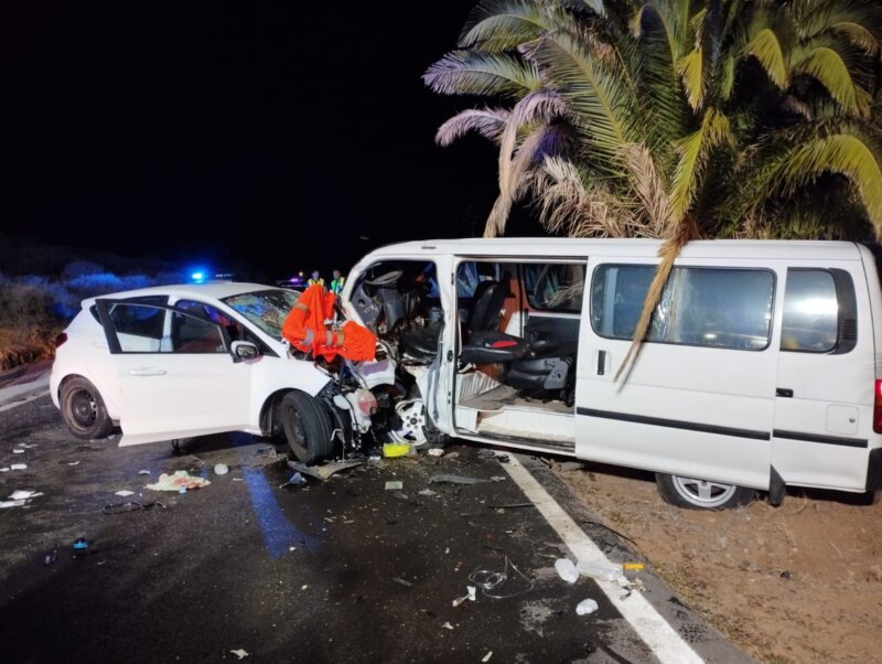 Un choque frontal entre dos vehículos en Agüimes deja 5 heridos