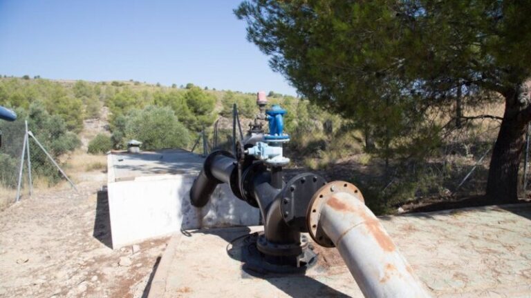 Un municipio del sur de Tenerife restringe el agua de regadío y prohíbe llenar piscinas