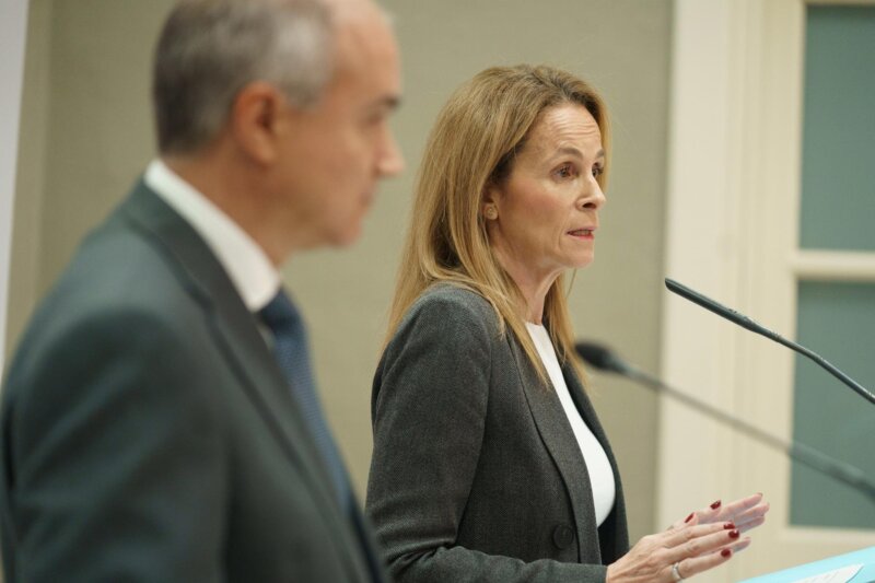 Coalición Canaria (CC) y Partido Popular (PP) registran la petición para crear una comisión de investigación sobre la compra de material sanitario del anterior Ejecutivo canario durante la pandemia. Imagen EFE