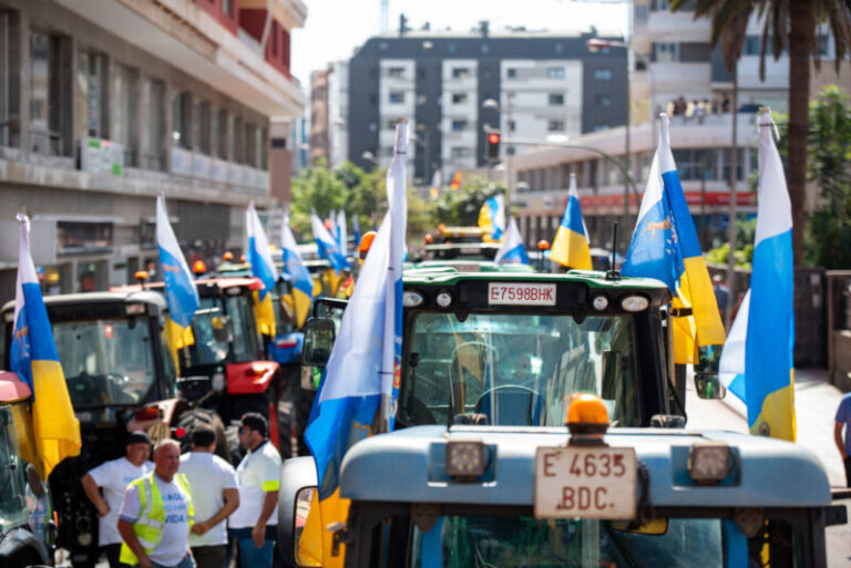 Agricultores y ganaderos canarios se unen a las reivindicaciones del sector primario