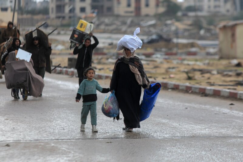 Evacuaciones de civiles en Gaza. Imagen Rizek Abdeljawad / Xinhua News / ContactoPhoto