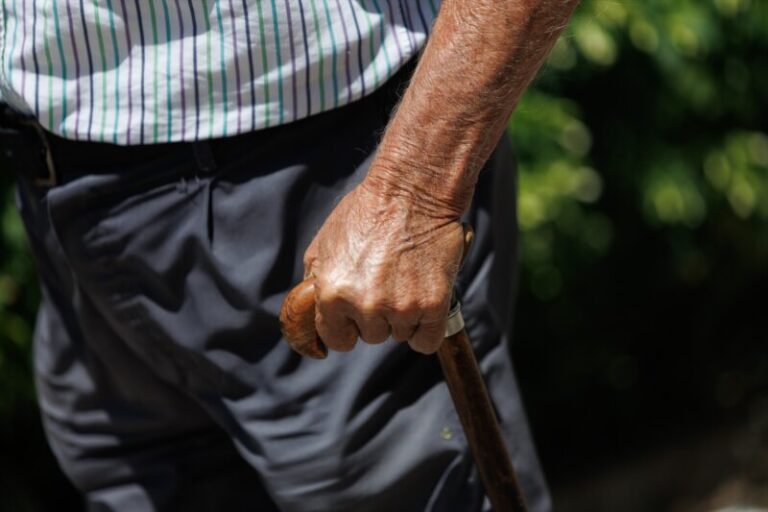La población mayor de 55 años en Canarias tiene menos capacidad de ahorro que la media nacional