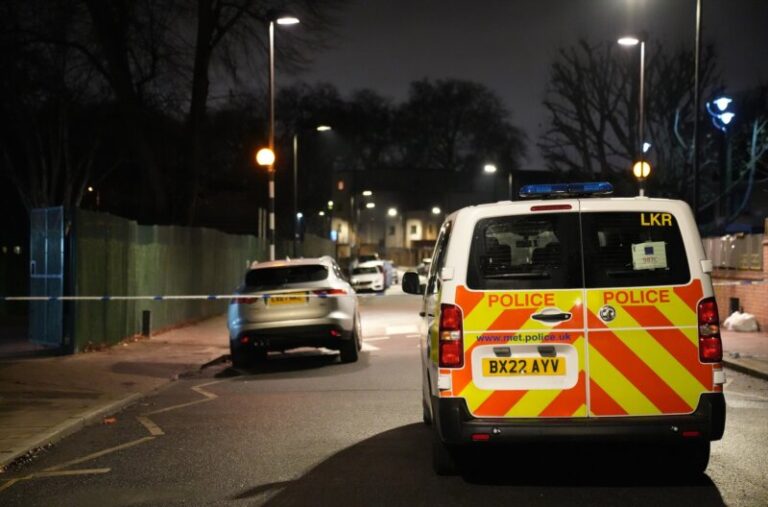 Apuñalan en Londres a un periodista iraní