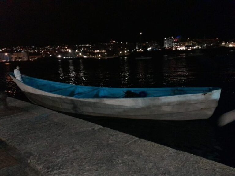 143 migrantes llegan a las islas en dos pateras