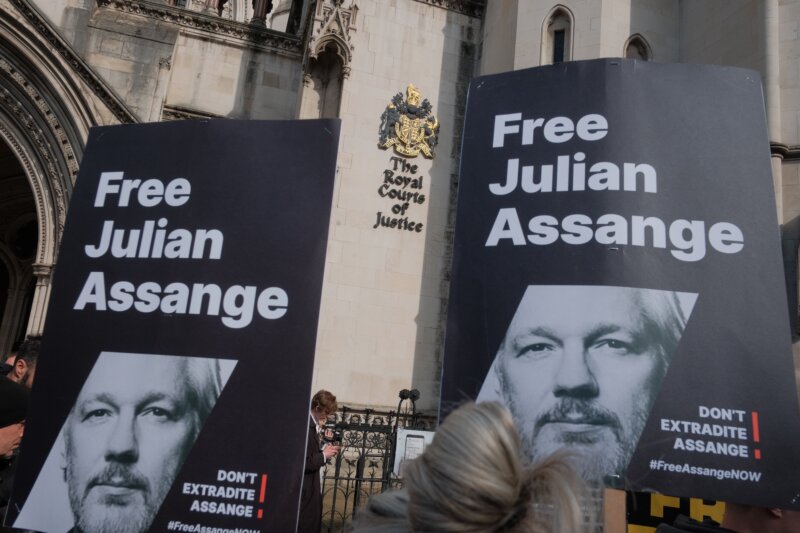 Assange 