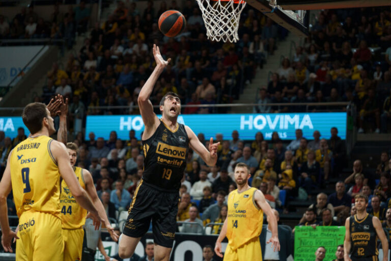 93-92. Victoria para el Lenovo Tenerife en el derbi frente al Dreamland Gran Canaria