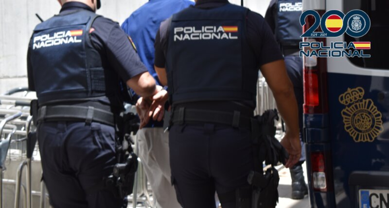 La Policía Nacional ha detenido en Tenerife a tres fugitivos reclamados por Hungría. Se les imputan delitos de tráfico ilegal de personas, robo con fuerza y tráfico de drogas