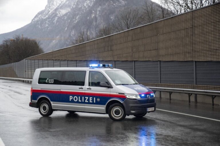 Hallan un paquete bomba en la entrada de una comunidad de Testigos de Jehová en Austria