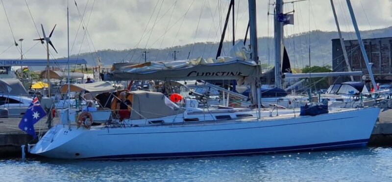 Velero rescatado
