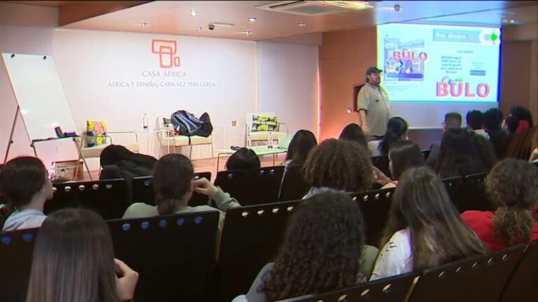 Casa África ofrece un taller para identificar bulos sobre la migración