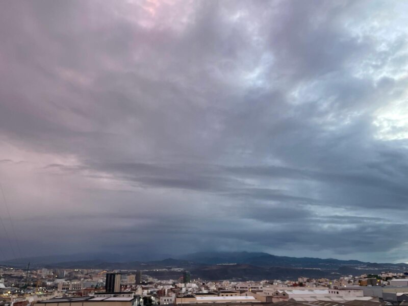 Los cielos cubiertos predominarán este martes en Canarias