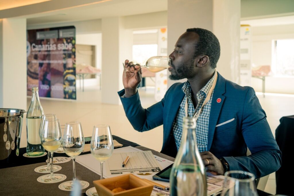 En la imagen, el miembro del jurado del certamen Diop Diouf Sega. Fotografía: Gobierno de Canarias