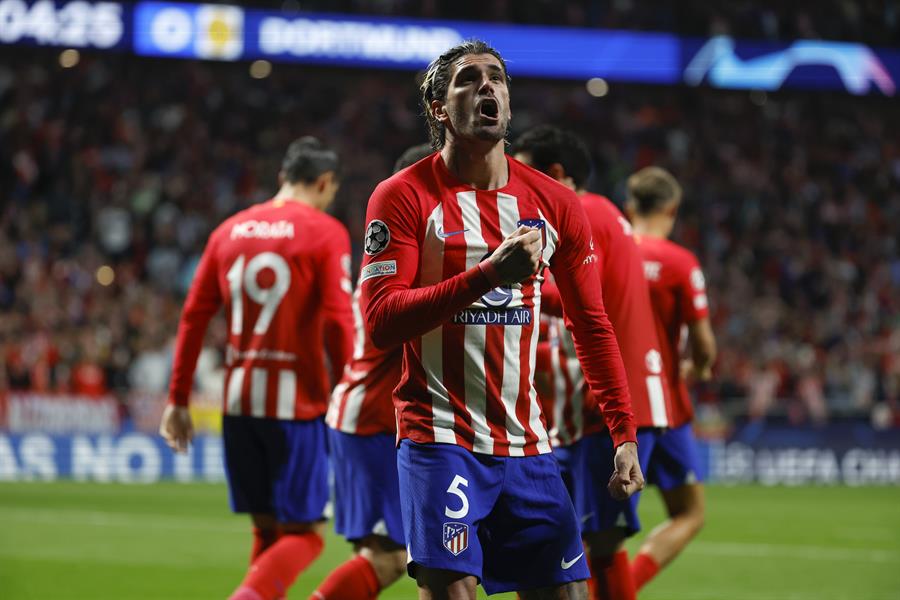  El centrocampista del Atlético Rodrigo de Paul tras marcar ante el Borussia. Imagen EFE 
