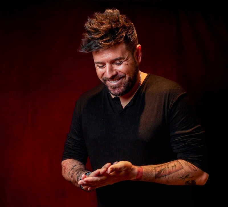Pablo López celebra 10 años en los escenarios con dos conciertos en Canarias