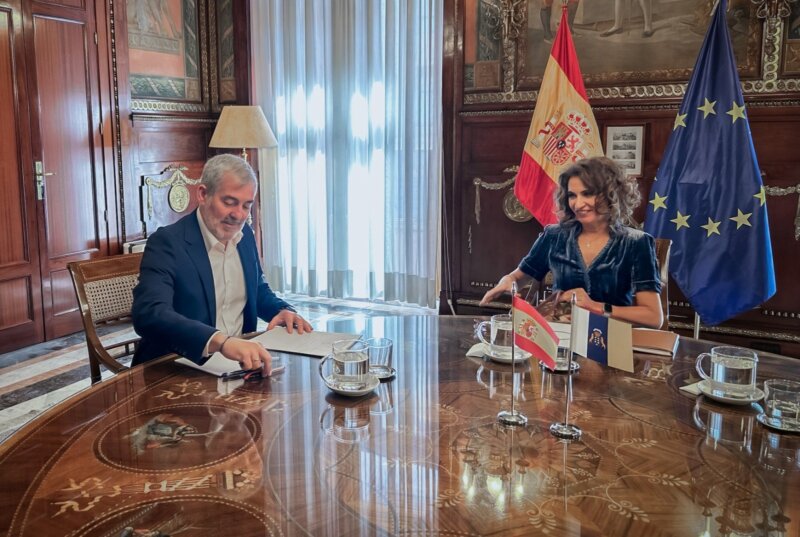 Fernando Clavijo y María Jesús Montero abortan las partidas presupuestarias comprometidas con Canarias