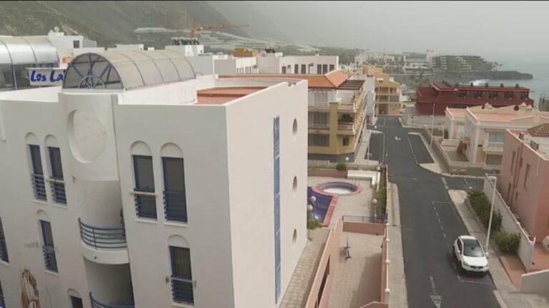 Autorizan el acceso a tres nuevos garajes y a una vivienda en Puerto Naos