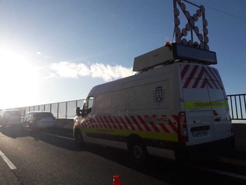 Vehículo de Asistencia en Carreteras durante el accidente en la Tf1. Foto Lorena de Cobos