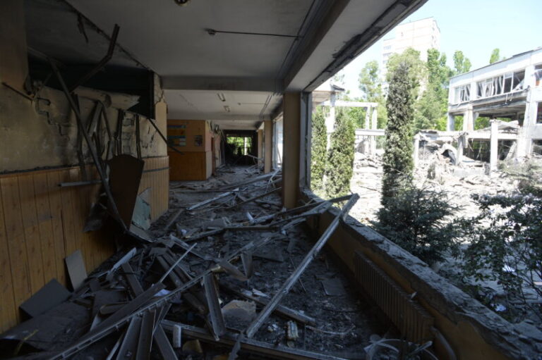 Al menos seis muertos y diez heridos por un ataque con drones rusos en la ciudad ucraniana de Járkov