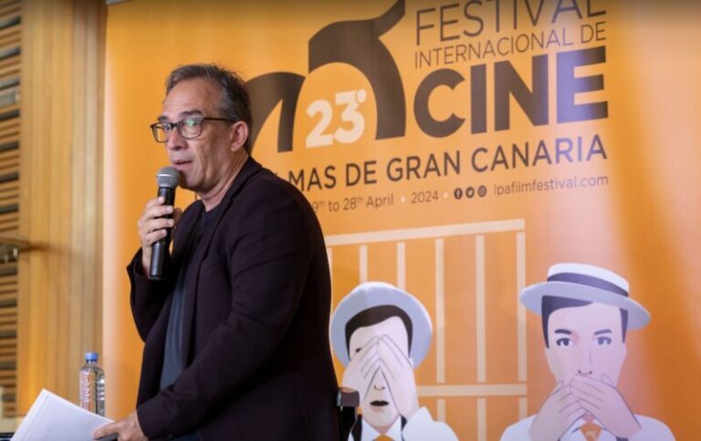 ‘Charlas de Cine’ viaja en el tiempo y en el espacio con el análisis de dos películas
