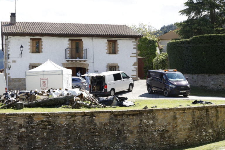 Detenido un hombre acusado de matar a su hijo de un disparo en Navarra