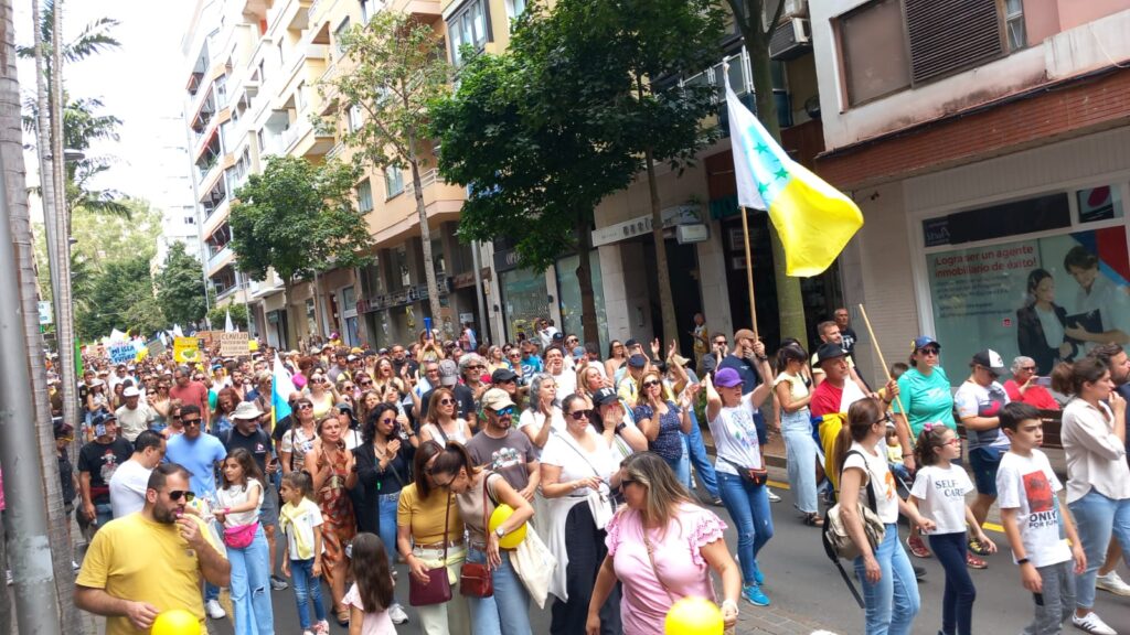 Clavijo recibe a cinco miembros de 'Canarias se agota', que califican de "decepcionante" la reunión