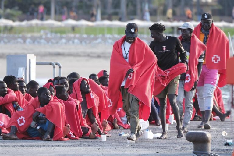 Abogados de oficio piden mejoras en la asistencia a migrantes llegados a Canarias
