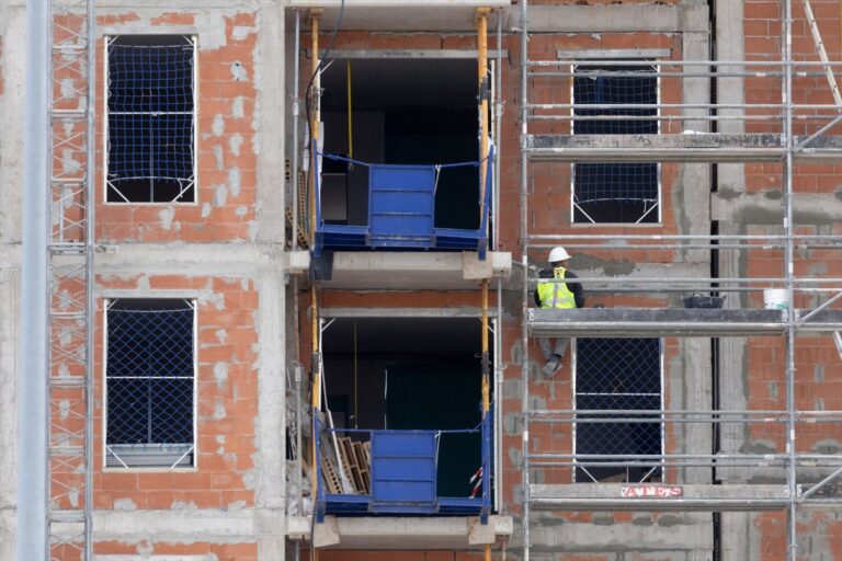 Empresarios inmobiliarios critican la política de vivienda del Gobierno de Canarias