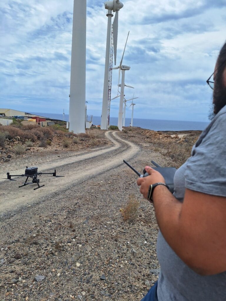El ITER desarrolla el proyecto aerogenia con drones para detectar anomalías en aerogeneradores