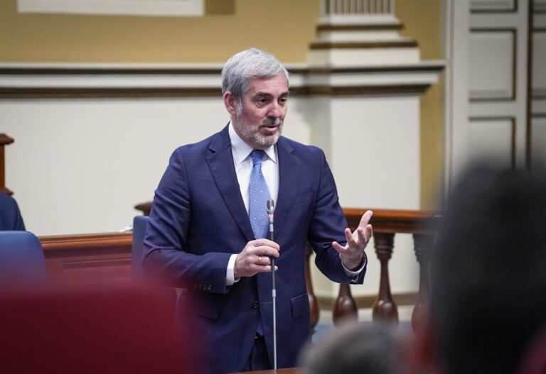 Clavijo confía en cerrar en breve los flecos pendientes de la modificación de la Ley de Extranjería