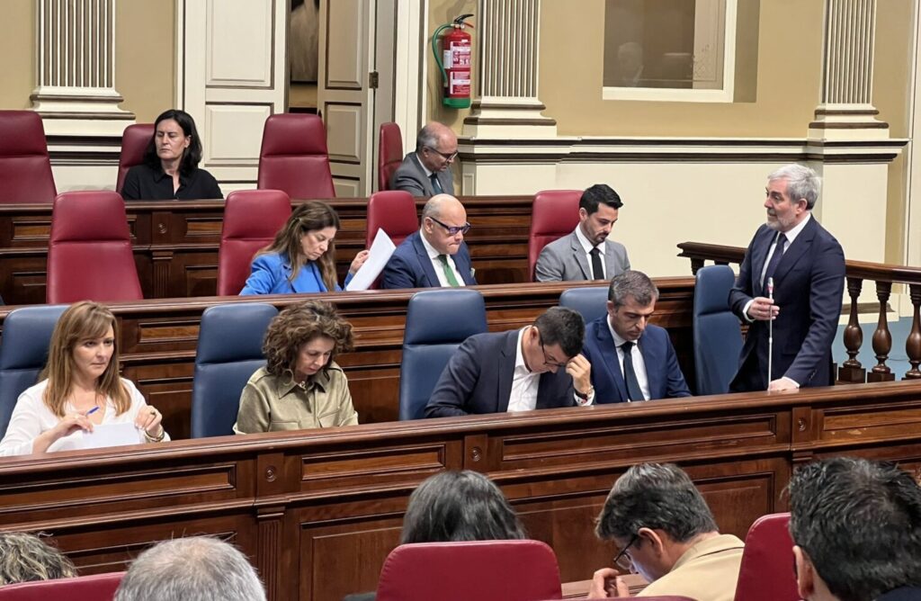 Pleno del Parlamento de Canarias, martes 21 de mayo. Imagen @parcan