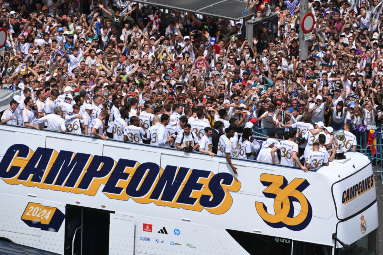 Llegada triunfal del Real Madrid a Cibeles