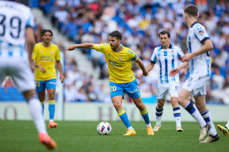 2-0. La UD Las Palmas cae en San Sebastián y sigue decimocuarta en la tabla