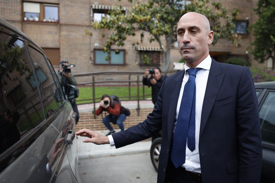 El juez abre juicio a Rubiales por agresión sexual y coacciones a Jenni Hermoso