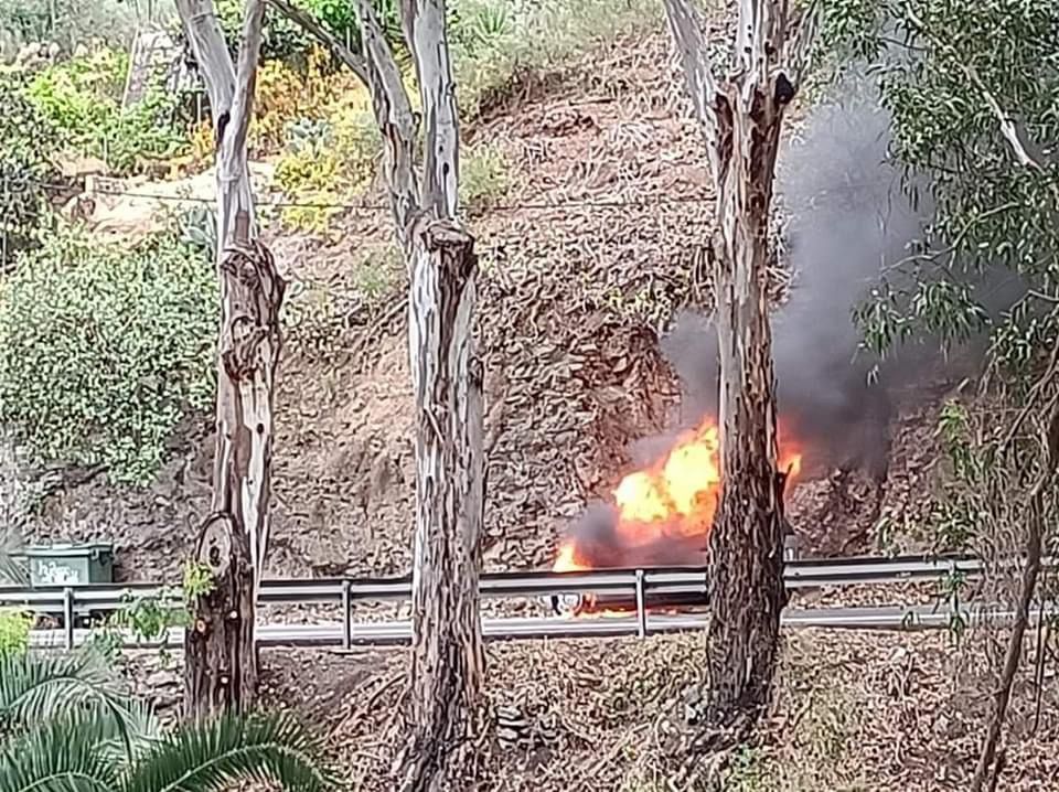 ncendio tras colisión en la GC-15. Noticias de San Mateo
