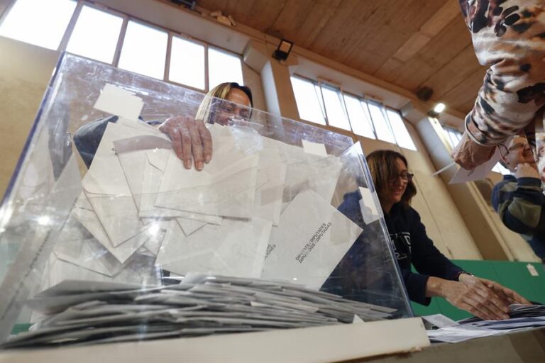 Elecciones Cataluña | Clavijo señala que la “parálisis” en Cataluña perjudica a Canarias