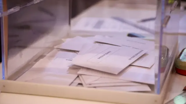 Una avería en Rodalíes, única incidencia en una jornada electoral tranquila en Cataluña