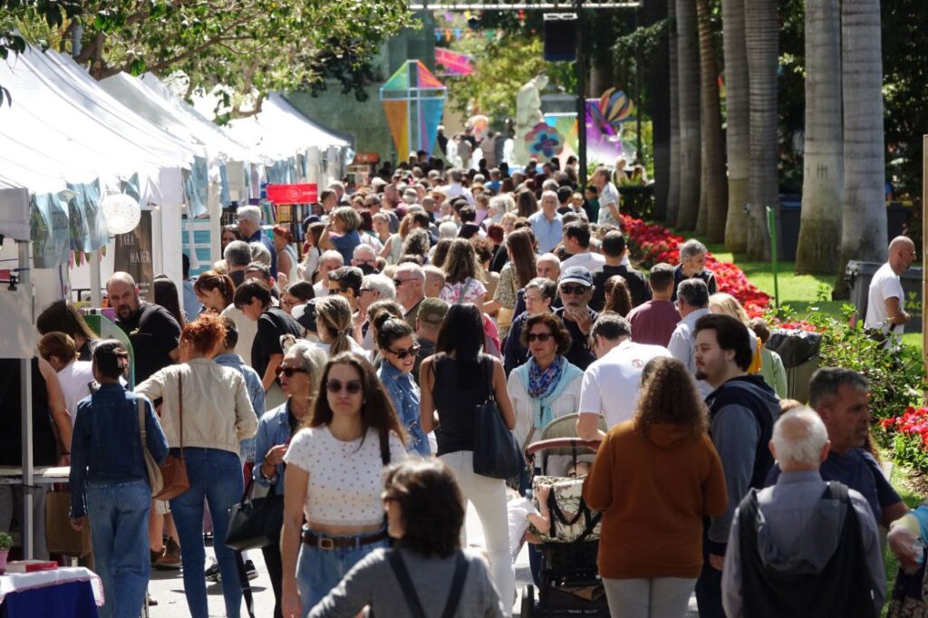 Ambiente en el Parque García Sanabria de Santa Cruz de Tenerife con la inauguración de la Exposición Regional de Flores, Plantas y Artesanía / Ayuntamiento de Santa Cruz de Tenerife
