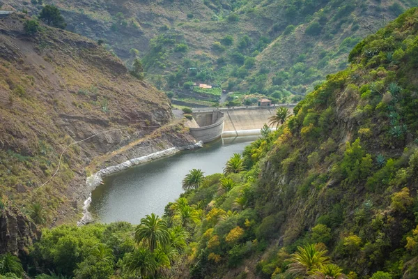 La presa de Mulagua: una mega estructura construida en 1986 que cuenta con todo un entramado en su interior