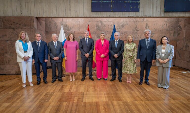 Toman posesión los consejeros del Consejo Consultivo de Canarias y la Comisionada de Transparencia