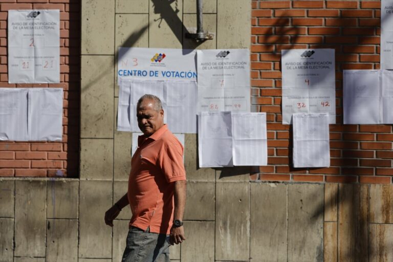 La UE retira sanciones a dirigentes en Venezuela para apoyar esfuerzos para unas elecciones democráticas