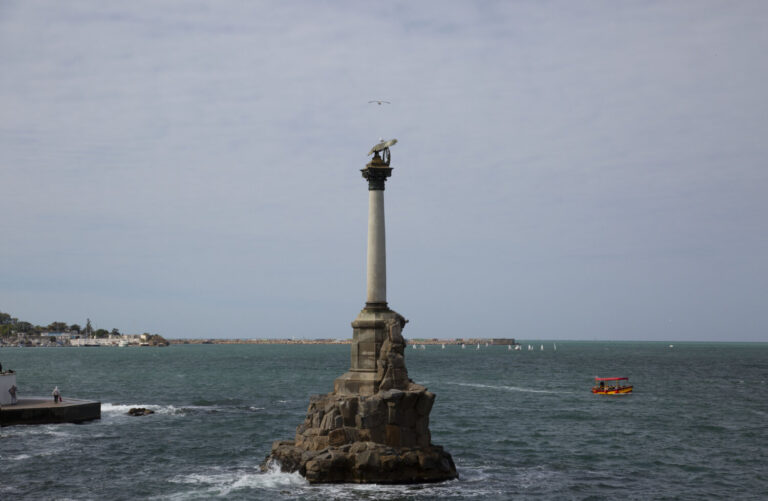 El Ejército ruso destruye un barco no tripulado en la ciudad de Sebastopol