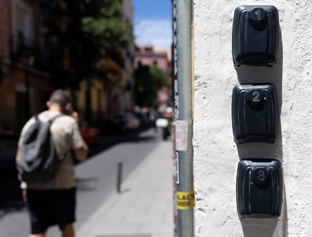 El Gobierno valora modificar la Ley de Propiedad Horizontal para vetar los pisos turísticos en vecindarios